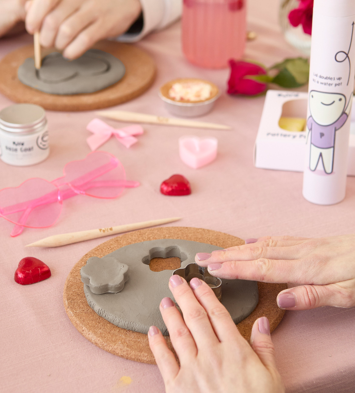 Töpfern & Tassen Bemalen Date Bundle für Zuhause